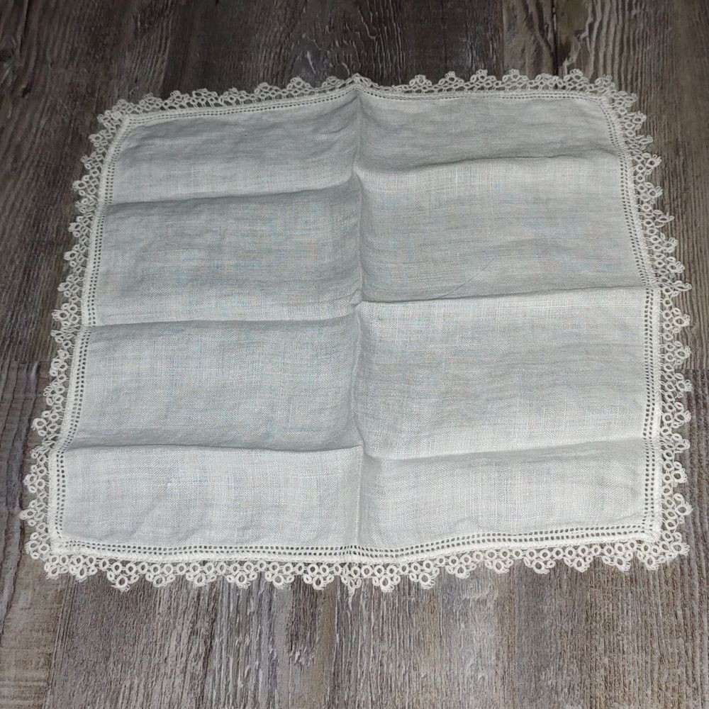 Vintage white  hankie handkerchief with white crochet trim